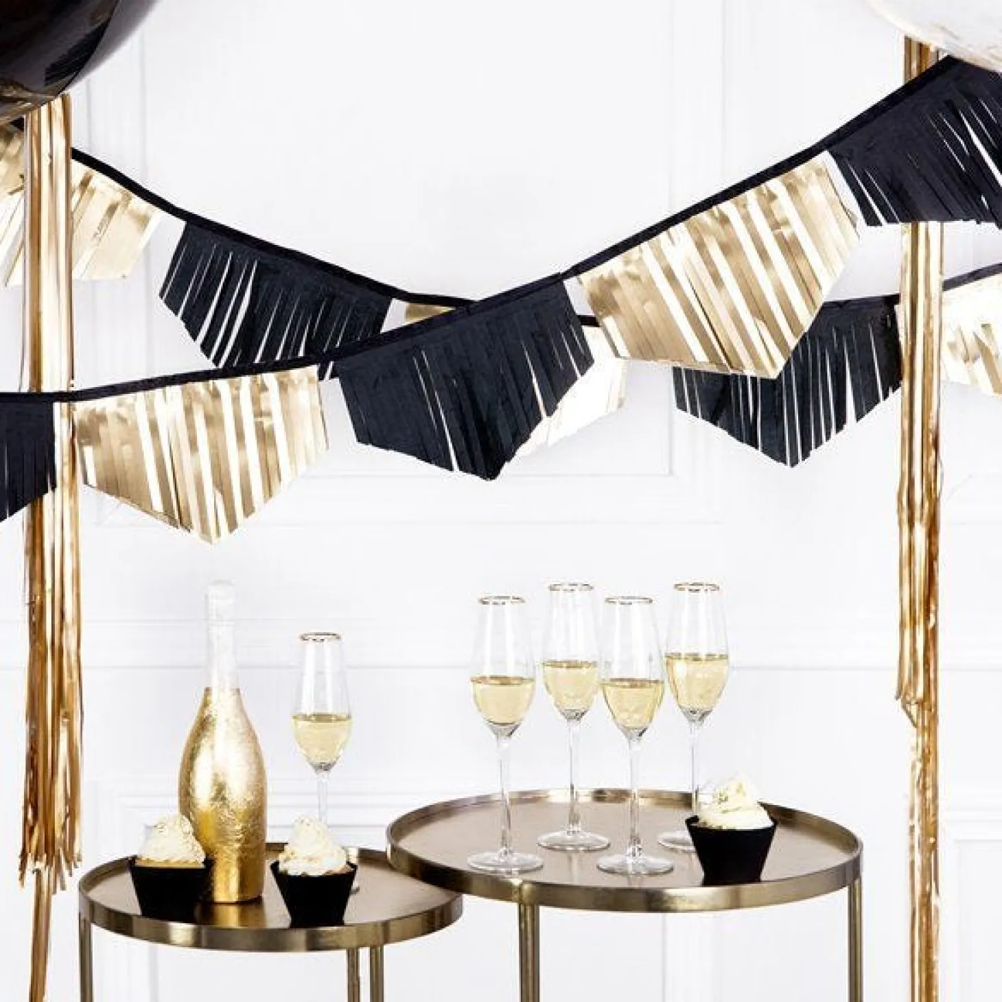 Black & Gold Scalloped Fringe Garland - 3M