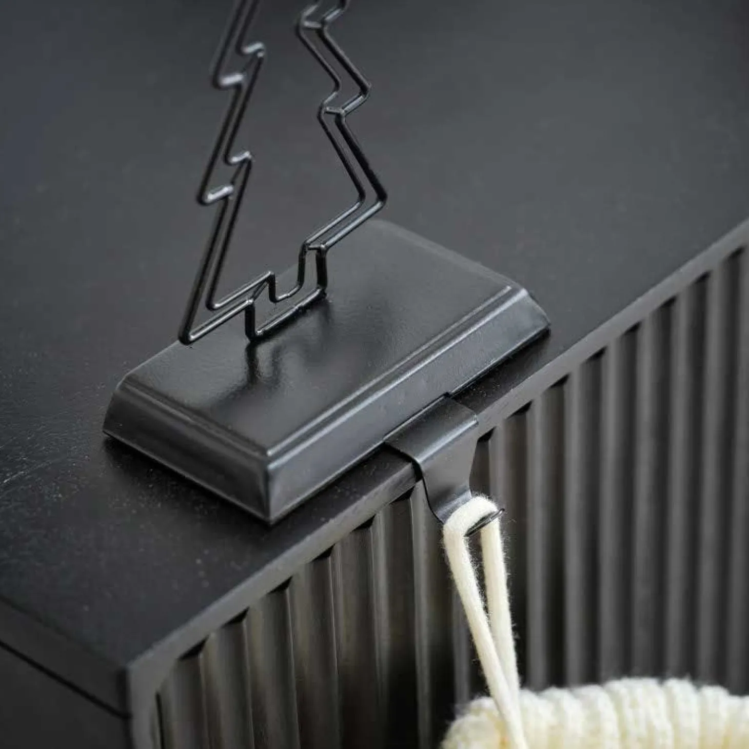 Black Metal Tree Stocking Holder - 14Cm