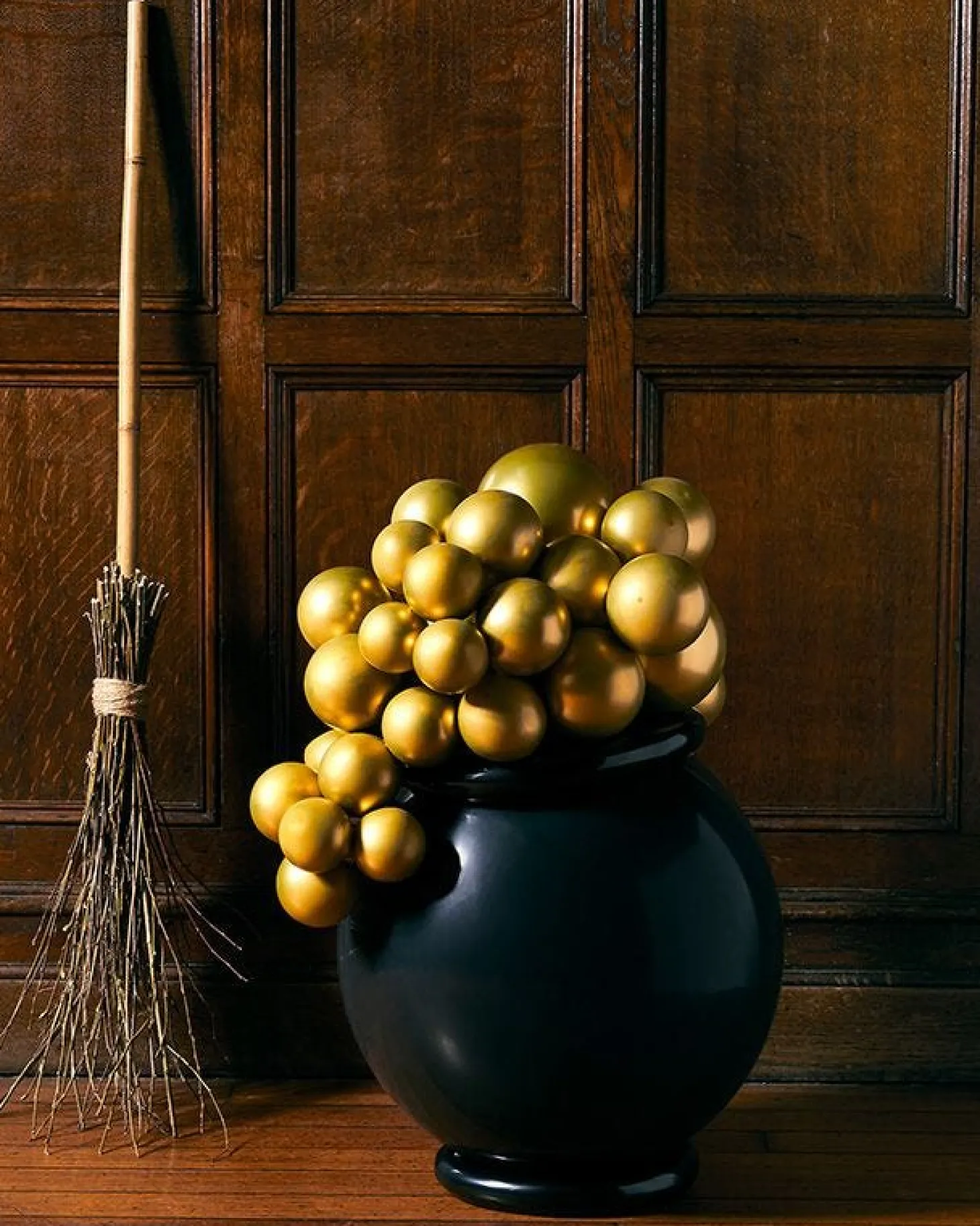 Cauldron Balloon Set