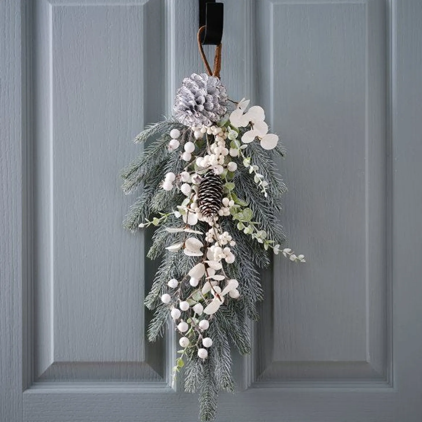 Green And White Foliage Door Swag