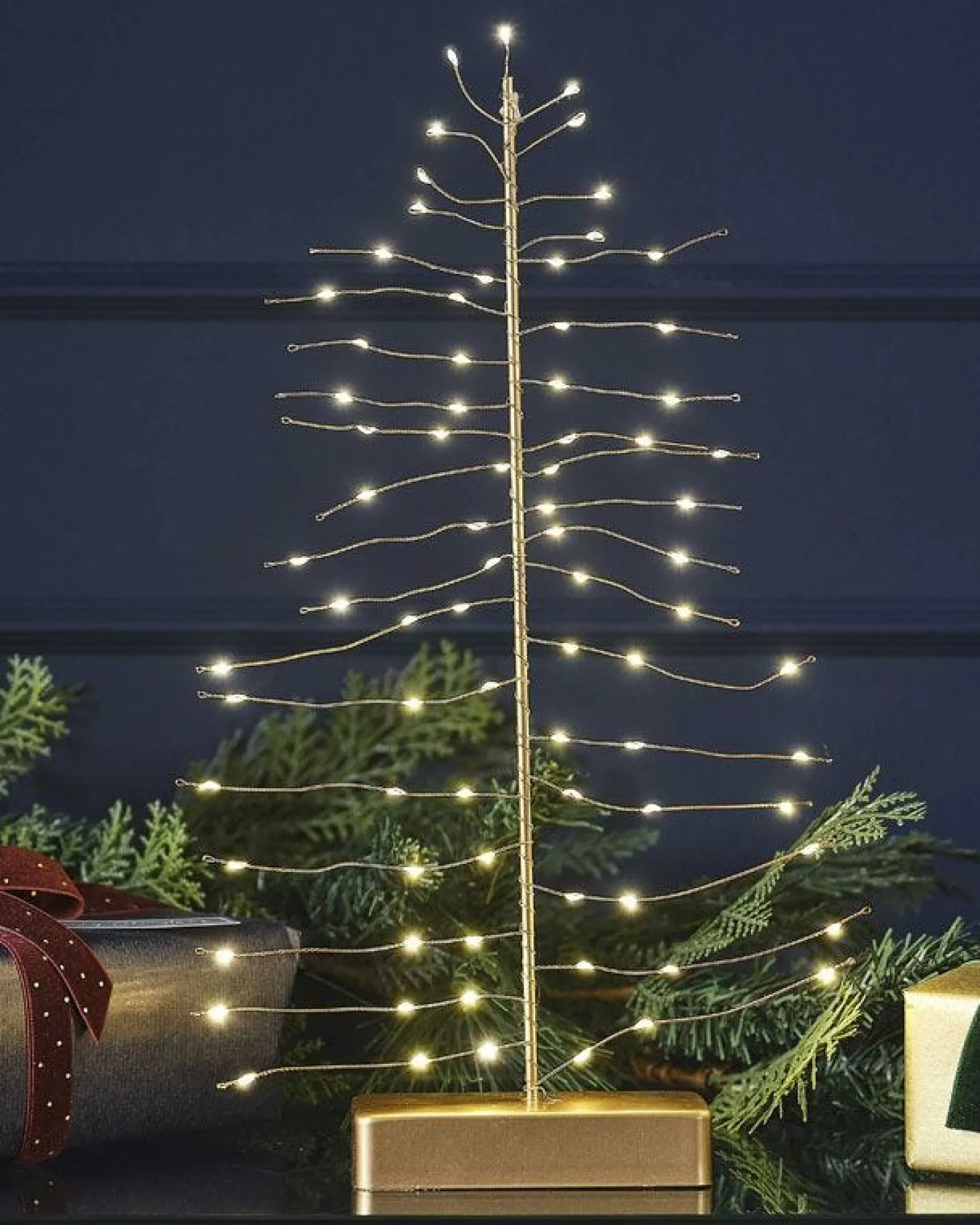 Light Up Wire Tree Decoration