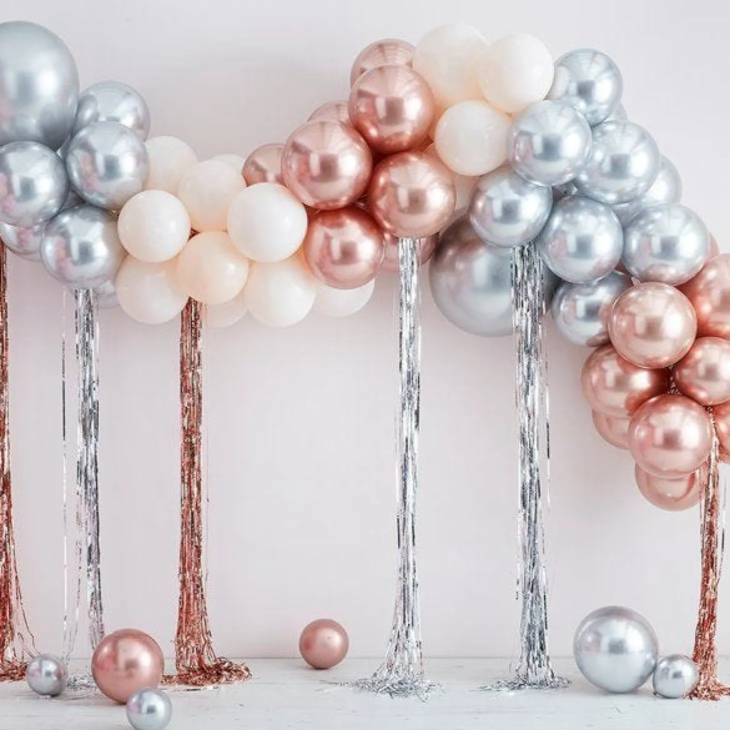 Mixed Metallics Balloon Arch With Streamers - 95 Balloons