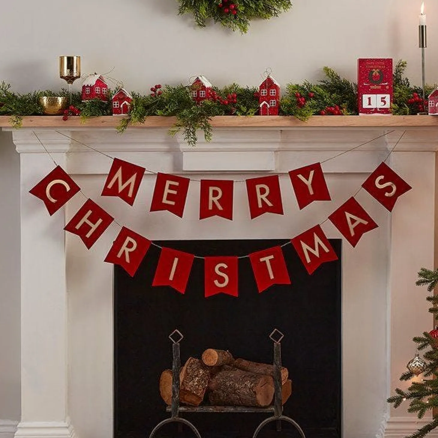 Red Merry Christmas Velvet Bunting - 2M