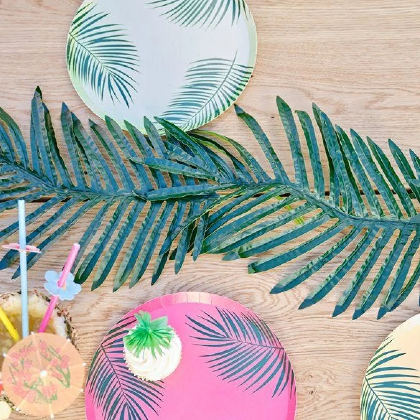 Tiki Tropics Foliage Garland (5Pk)