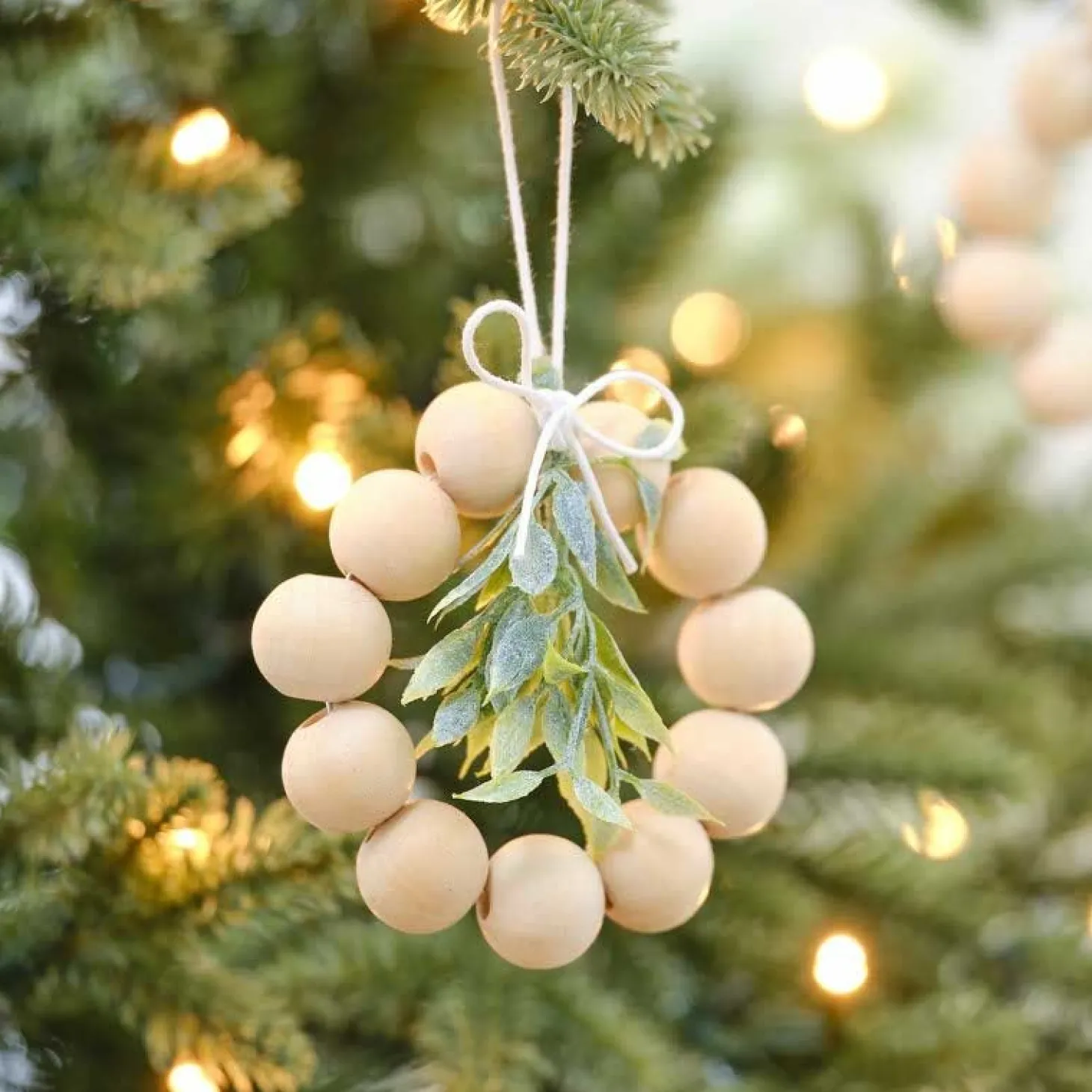 Wooden Beads & Foliage Tree Decorations (4Pk)