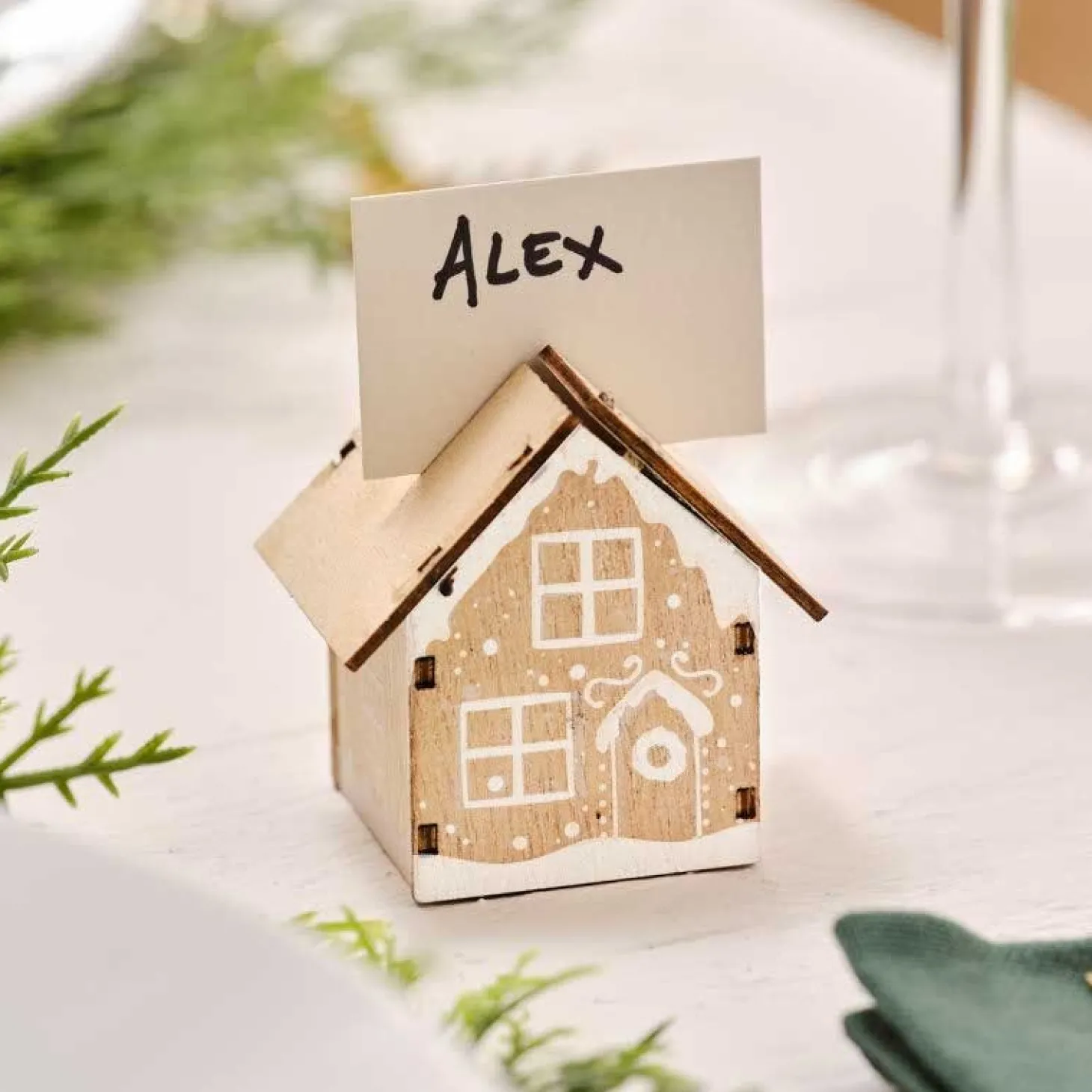 Wooden House Place Card Holders (6Pk)
